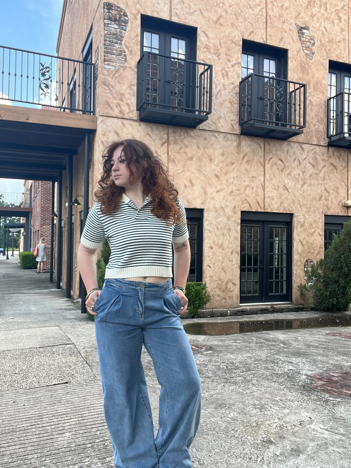 Laurel Mid-Rise Wide Leg Jean