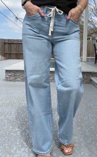 Lightwash tie waist jeans