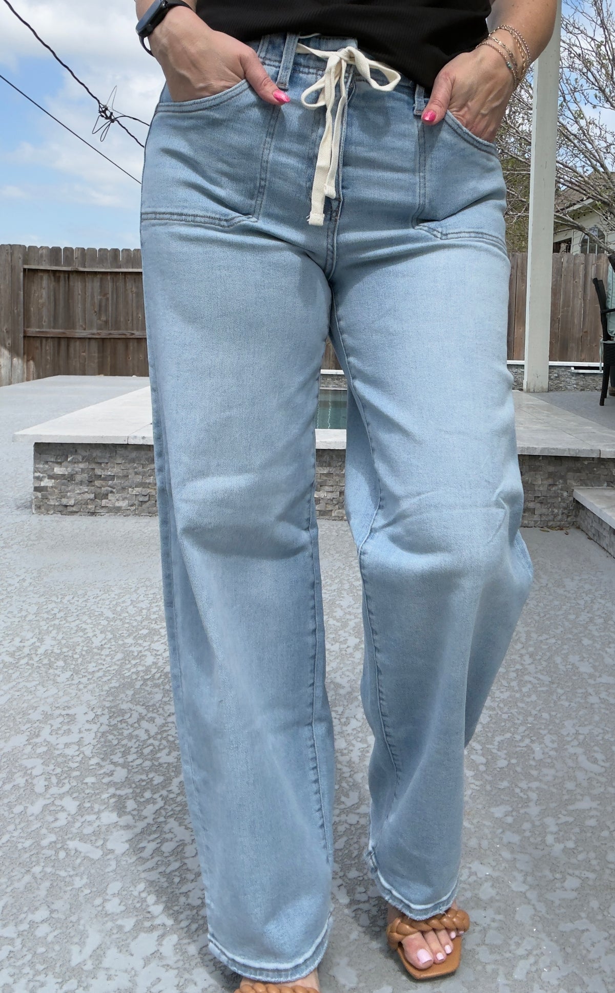 Lightwash tie waist jeans