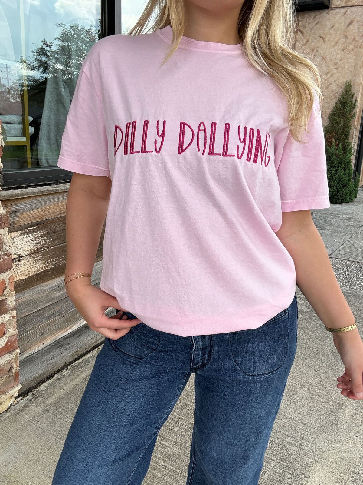 Dilly Dallying Tee