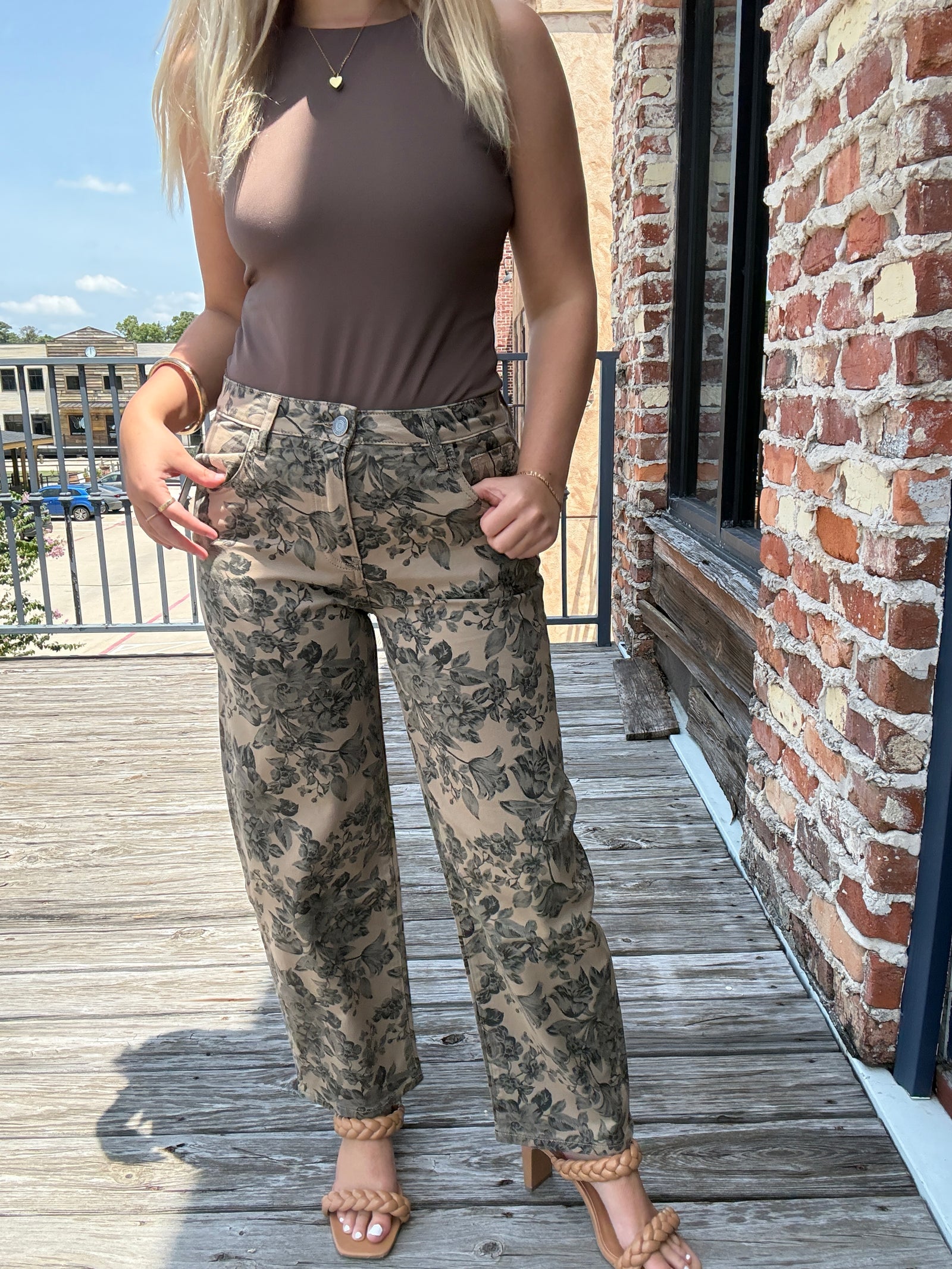 KUT from The Kloth Ashton Twill High Rise Relaxed Leg -Sand