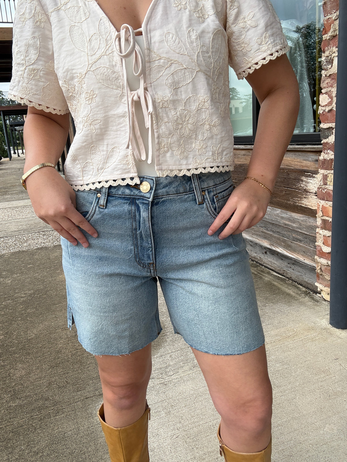 KUT from the Kloth Jenny High Rise Short